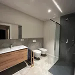 Saraillhome אאוסטה